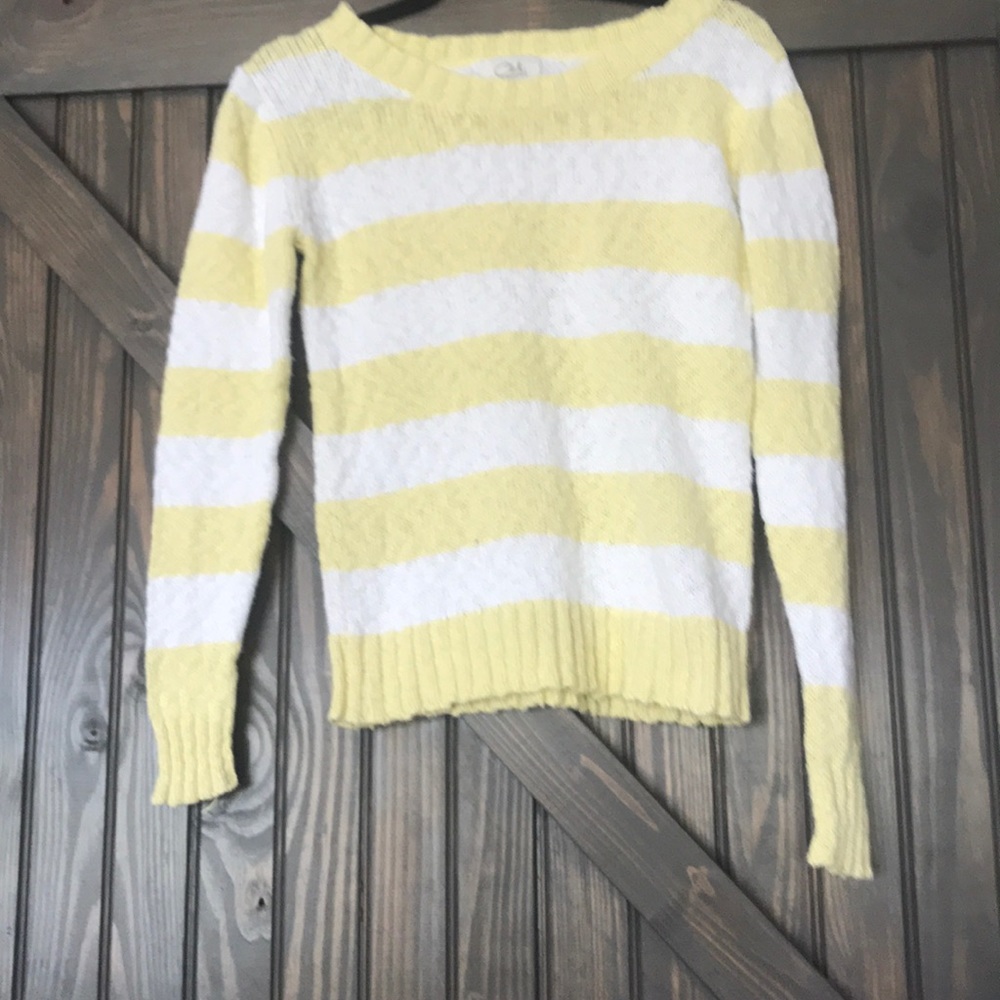 Light yellow and white thin tight fitting sweater